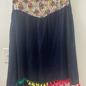 Baby tank with Pom Pom on the bottom